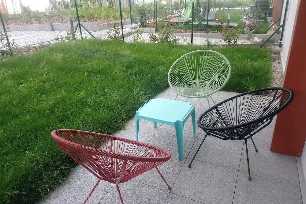 Apartamento entero, Room in a shared apartment in Tremblay-en-France, Sena-Saint Denis
