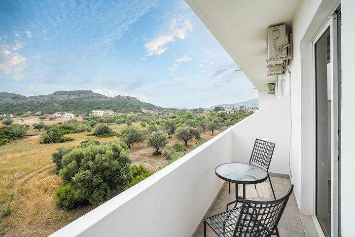 Hel enrumslägenhet, Apartment 'Sotirakis Economy Room 43' with Mountain View, Wi-Fi and Air Conditioning in Rhodos