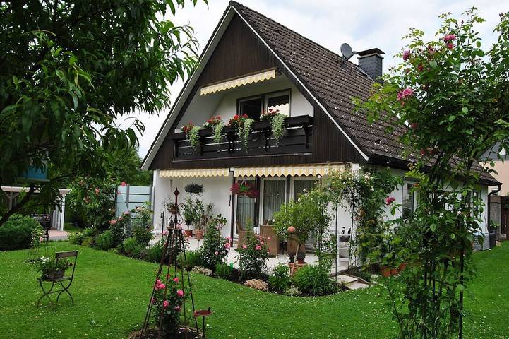 Ferienwohnung für 3 Personen, mit Balkon und Garten