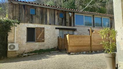Gîte pour 4 personnes, avec piscine et terrasse ainsi que sauna et jardin à Courbiac