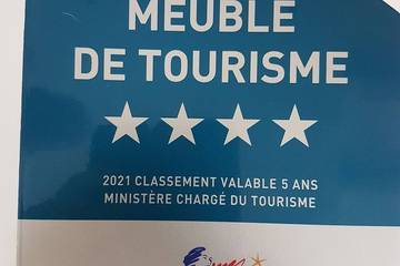 Location de vacances pour 8 personnes, avec jardin à Bacilly