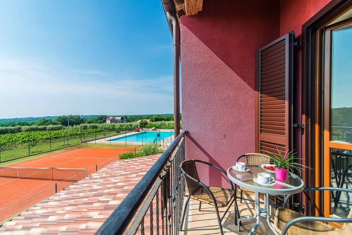 Ferienwohnung für 5 Personen, mit Pool und Balkon in Nova Vas - 3