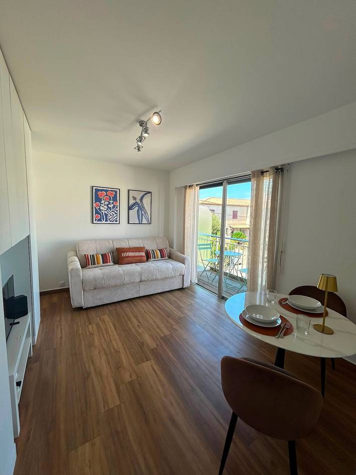 Monolocale intero, Monolocale 'Les Jacinthes Proche Mer' con Balcone, Wi-Fi e Aria Condizionata in Cros de Cagnes, Cagnes-sur-Mer