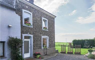 Gîte pour 14 personnes, avec jardin et terrasse dans Nadrin