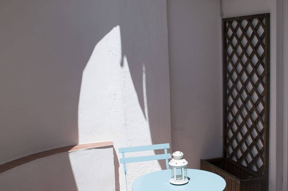 Entire apartment, Apartment Albamaor Mondello Palermo 250 meters from the beach in Mondello Beach, Palermo