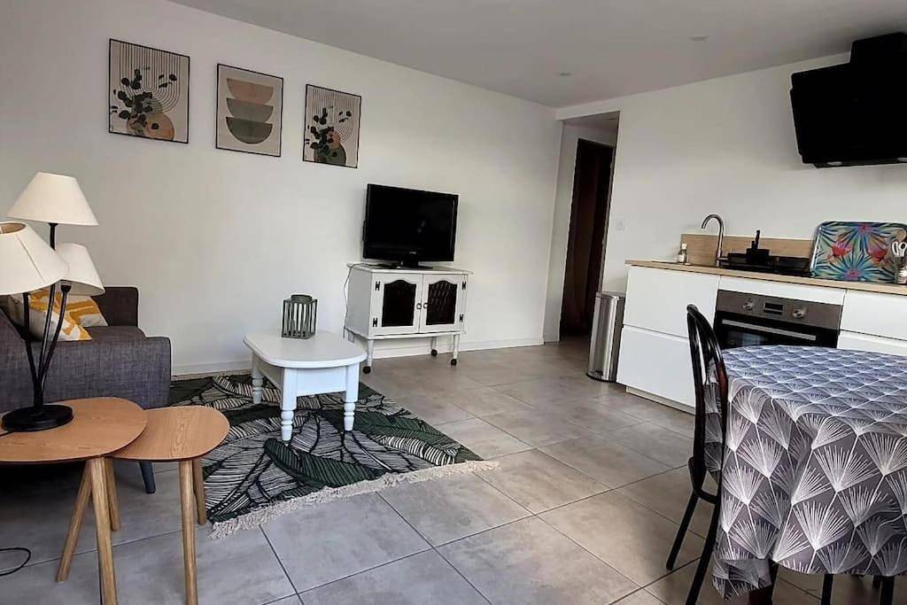 Appartement entier, 2 pièces avec terrasse in Malestroit, Région de Vannes
