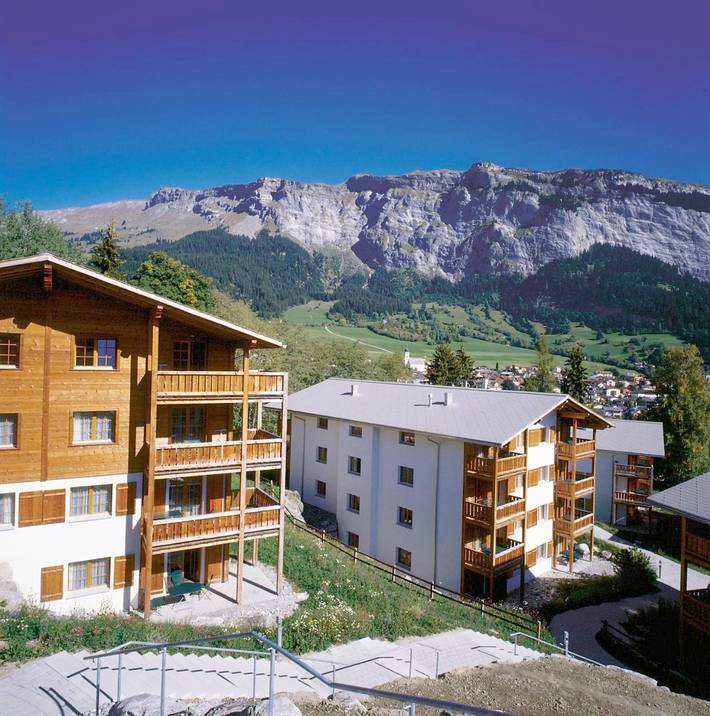 Apartahotel para 2 personas, con piscina y piscina para niños además de sauna y jardín, Se admiten mascotas en Suiza