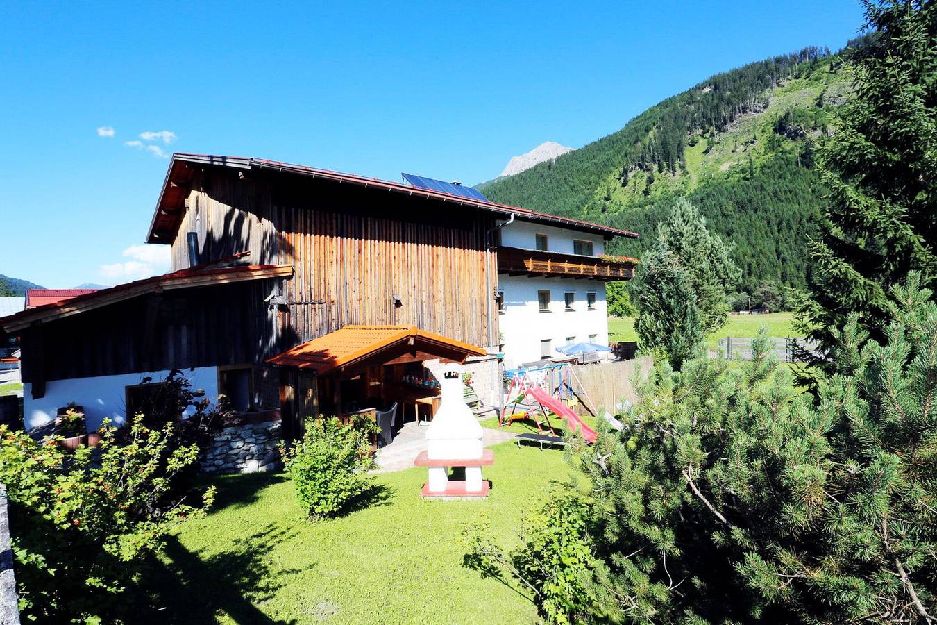 Holiday Home 'Wechner' with Mountain View, Private Terrace & Wi-Fi in Häselgehr, Allgäu alps (Austria)