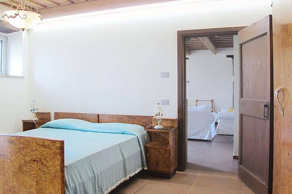 Bellissima villa indipendente con Wifi, piscina privata, animali ammessi e vista panoramica in Amandola, Parco nazionale dei Monti Sibillini