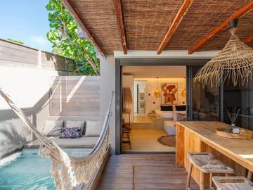 Gîte pour 2 personnes, avec terrasse et piscine dans Saint-Barthélemy
