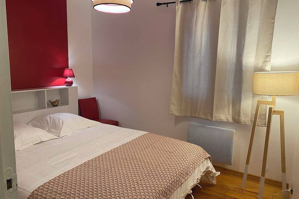 Ma Nine cocooning renovated house on very large plot facing vineyards in Vallon-Pont-d'Arc, Ardèche