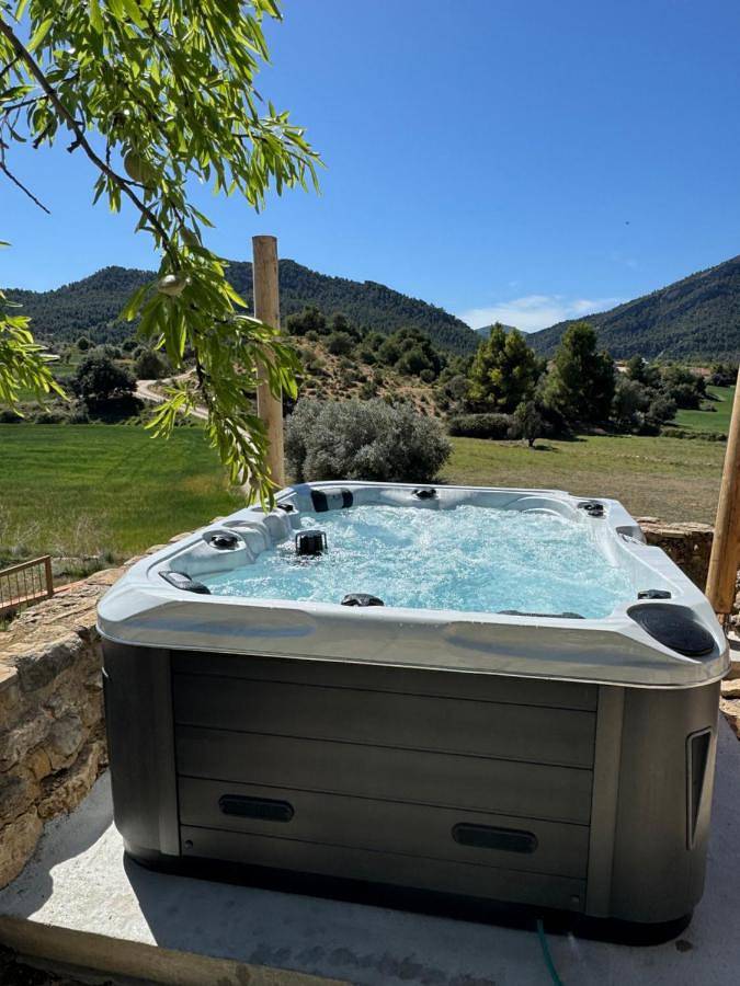 Casa rural con piscina para 3 personas, con jacuzzi además de piscina y jardín, Se admiten mascotas en Provincia de Teruel - 4