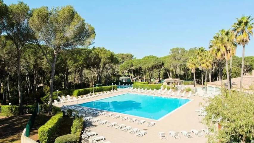 Gîte pour 5 personnes, avec Balcon et Piscine dans Golf et Tennis Club de Valescure