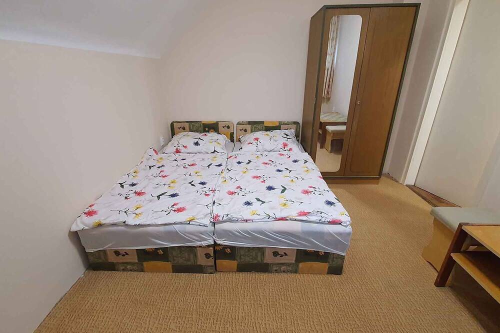 Holiday home with terrace, large garden and internet in Keszthely, Keszthely region