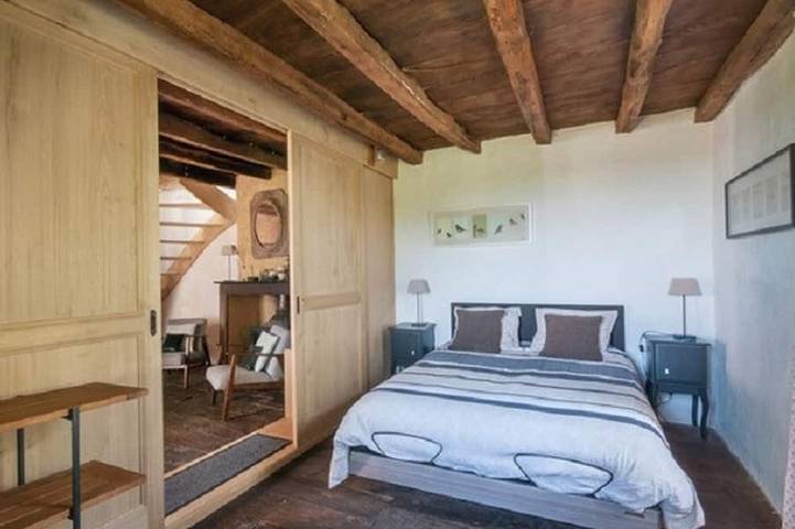 Gîte pour 5 personnes, avec terrasse et jardin, animaux acceptés à Biron - 4