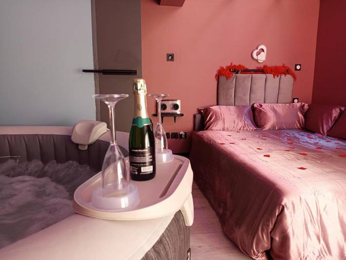 Hôtel pour 2 personnes, avec jacuzzi ainsi que jardin et terrasse