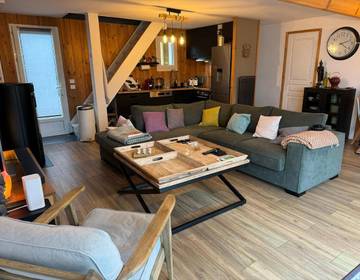 Location de vacances pour 4 personnes, avec terrasse et piscine ainsi que vue et bassin pour enfant, animaux acceptés à Le Porge