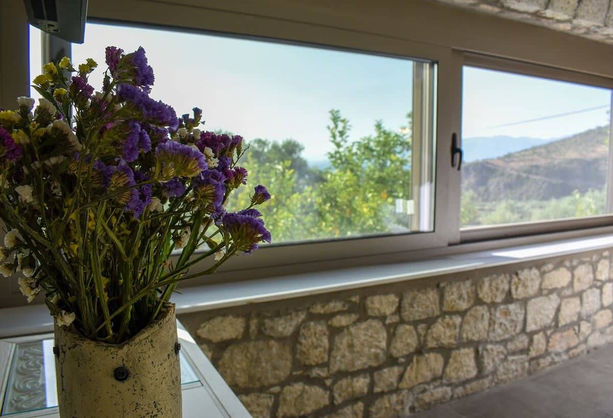 Coastal Stone Hideaway with Stunning Scenery, foto 10