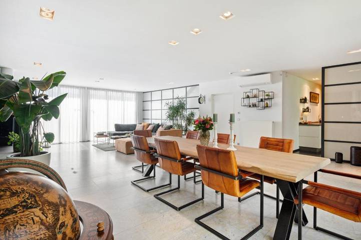 Ferienhaus für 10 Personen, mit Balkon und Terrasse sowie Garten und Pool in Antwerpen
