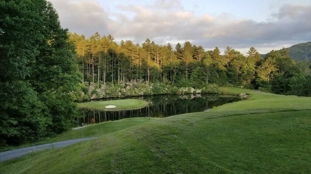 Ganze Wohnung, Luxus Leben Mit Bestem Toxaway Falls View in Lake Toxaway