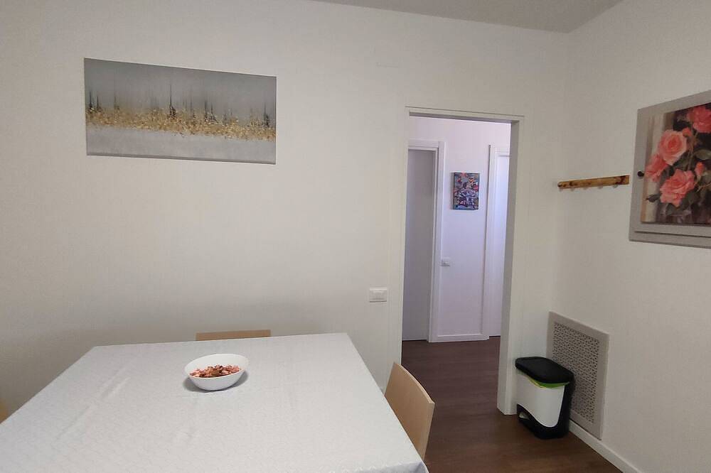 Ganze Wohnung, Delightful recently renovated apartment in the village of Tavullia in Tavullia, Pesaro-Urbino