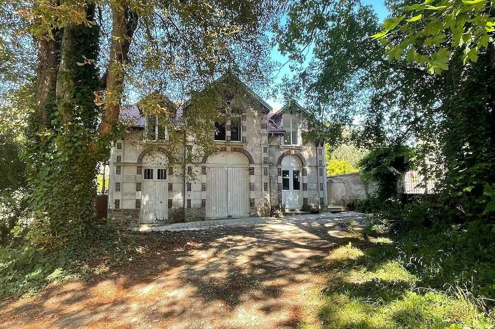 La maison du Manoir 1900 in La Ferté-Gaucher, Seine-et-Marne