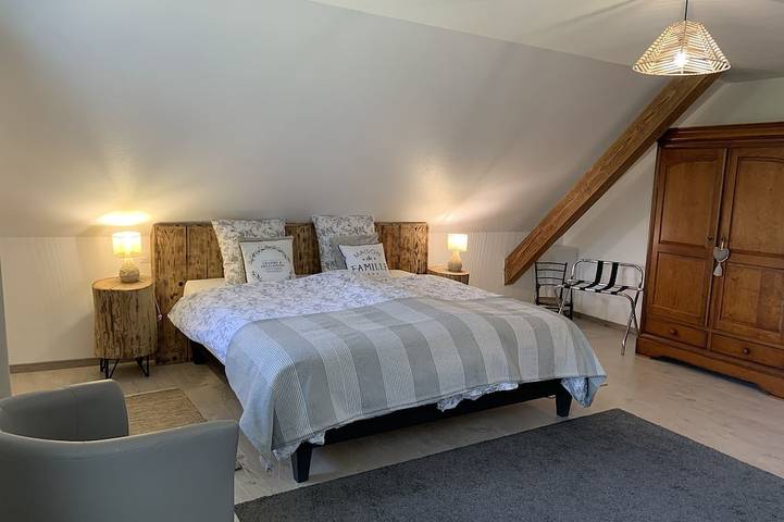 Gîte pour 6 personnes, avec Terrasse ainsi que Jardin et Sauna