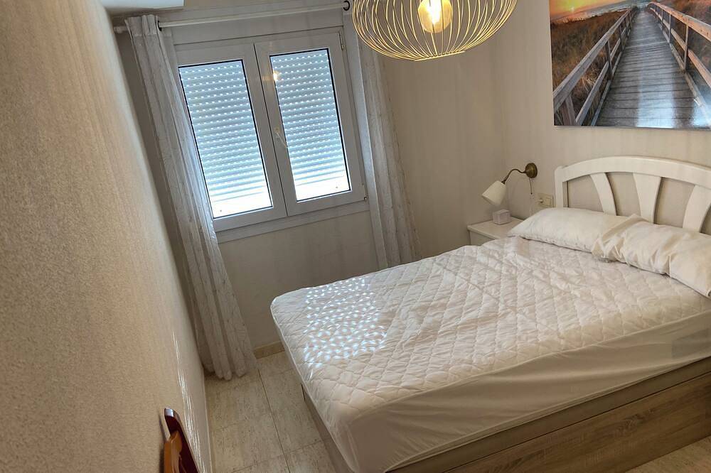 Geheel appartement, Cozy Appartement Tavernes de la Valldigna 4p in Ieper, West-Vlaanderen