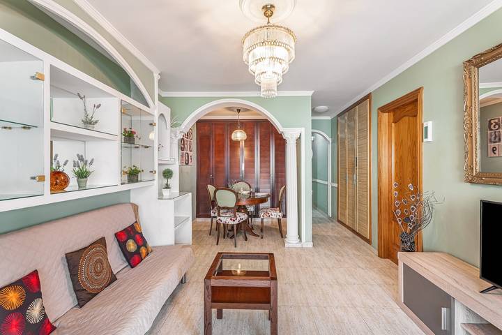 Ganze Wohnung, Ferienwohnung 'Ceyla 214' mit Meerblick, privater Terrasse und Wlan in Playa de las Américas, Arona