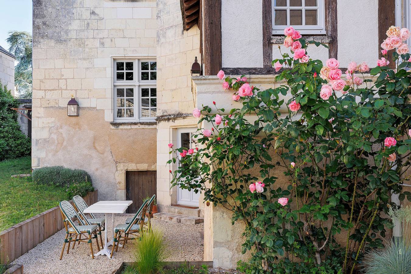 Habitación de huéspedes «Joséphine» con piscina compartida, terraza y Wi-Fi in Restigné, Valle del Loira