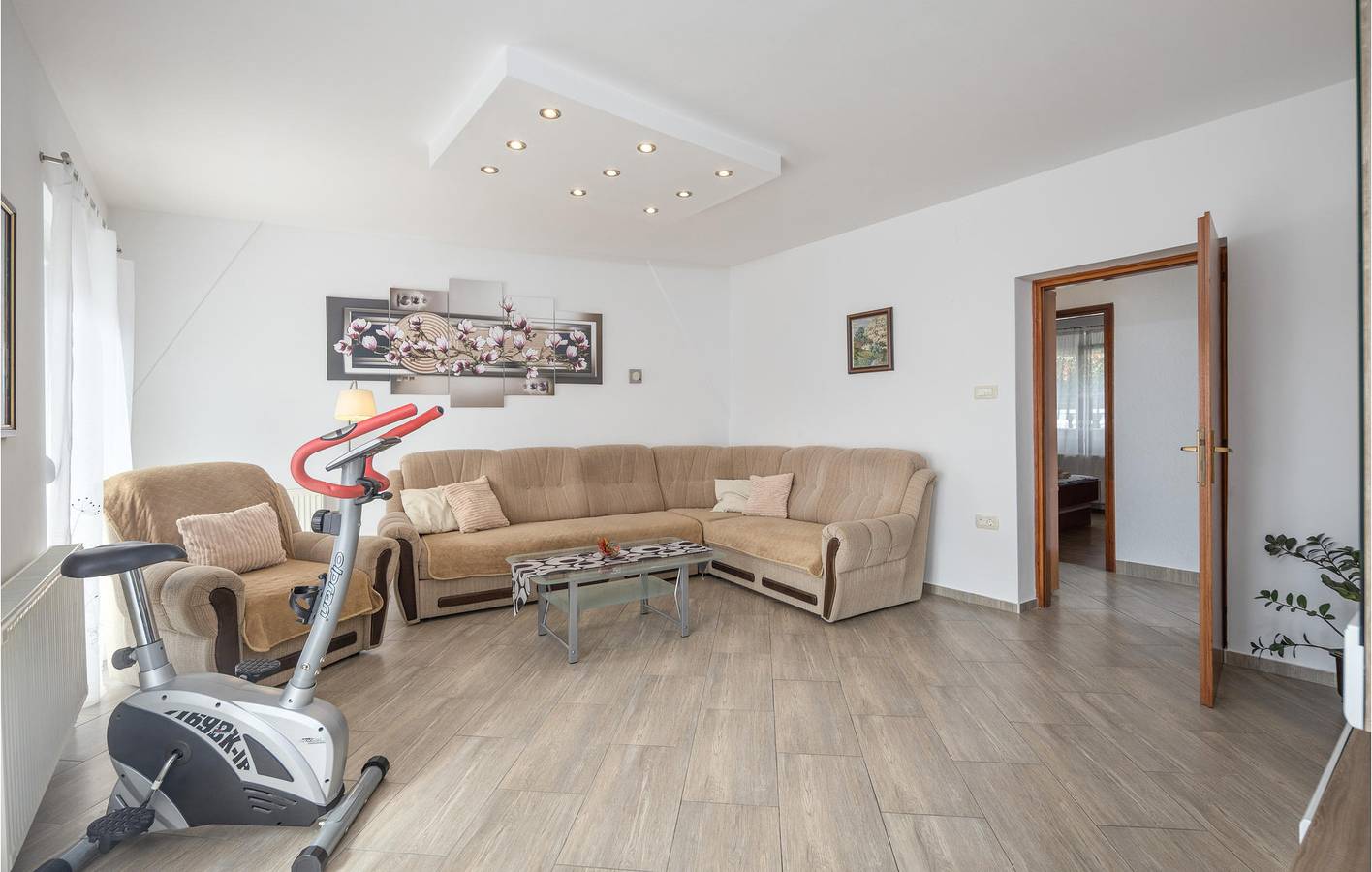 Nur 2 km vom Strand entfernt: Gemütliche Ferienwohnung mit Terrasse und Parkplatz in Crikvenica, Primorje-Gorski Kotar