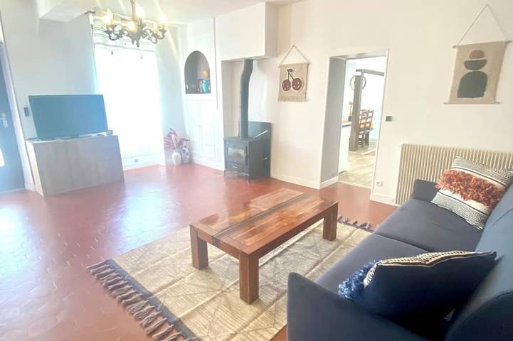 Gîte pour 7 personnes, avec Jardin à Saint-Clément (Yonne)