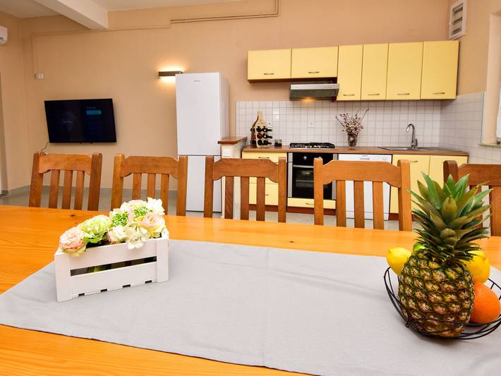 Ferienhaus für 12 Personen, mit Balkon und Garten in Maslenica - 3