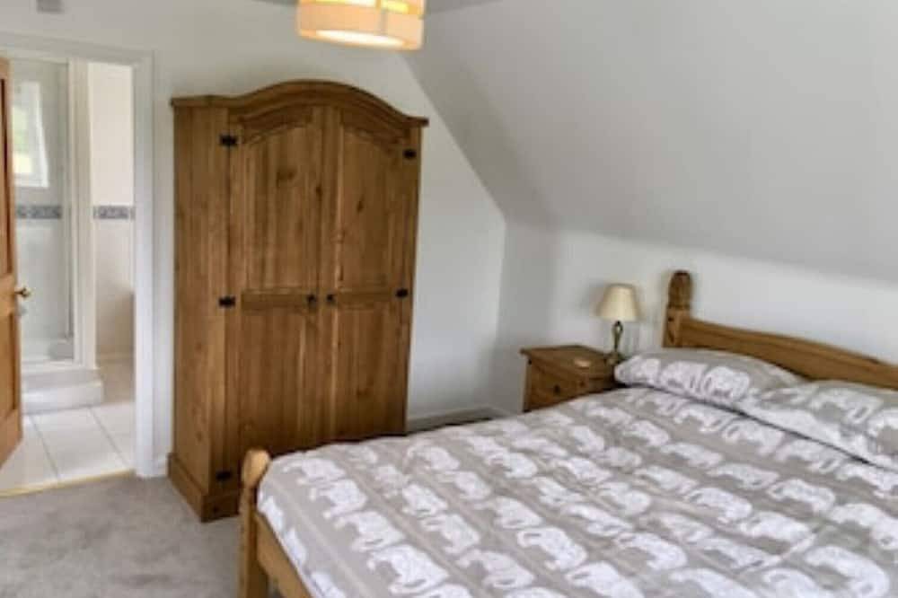 Beautifully converted stone cottage in the heart of the Isle of Wight 716 in Shalfleet, Isle of Wight