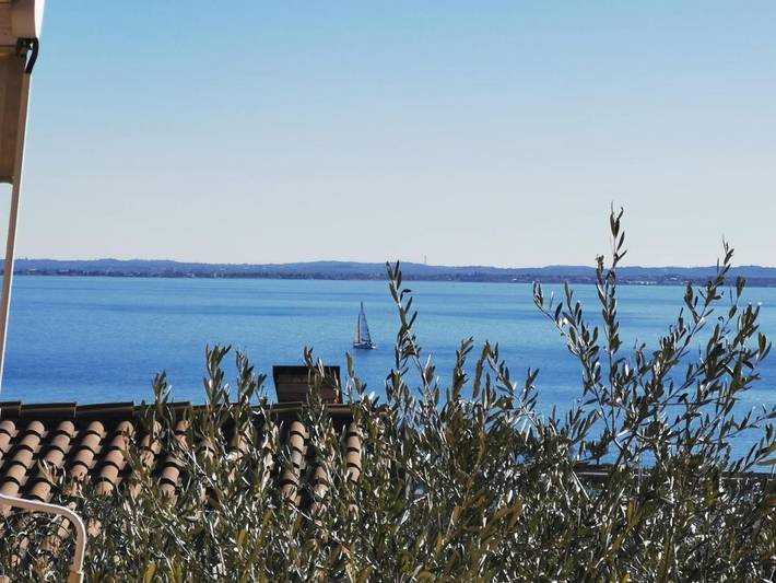 Villa per 4 persone, con Balcone e Idromassaggio nonché Terrazza e Giardino a Moniga del Garda