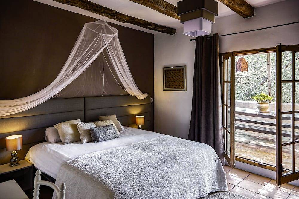 Villa Hermosa at Masia Nur Sitges, Adults only 18+ in Vora-Sitges, Canyelles (Barcelona)