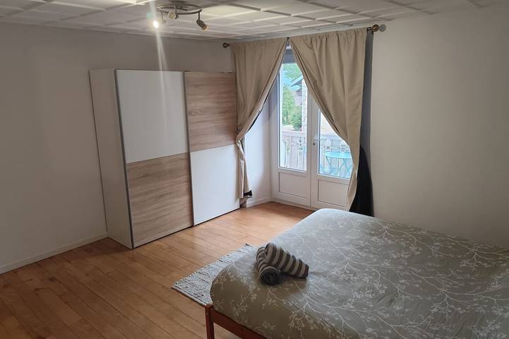 Entire apartment, Large apartment in the center of a small village near communications, in Etaux, Bonneville region