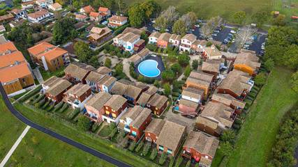Gîte pour 5 personnes, avec terrasse et piscine, adapté aux familles à Le Teich