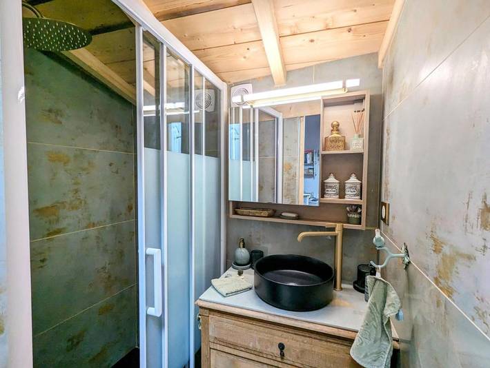 Location de vacances pour 2 personnes, avec piscine ainsi que terrasse et jardin à Paulnay - 3