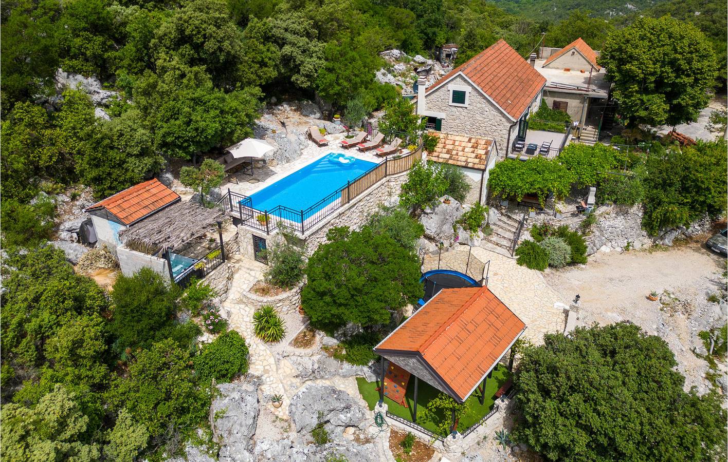 Geräumige 99 m² große Wohnung mit Pool, WLAN und Küchenausstattung in Dubrovnik-Neretva