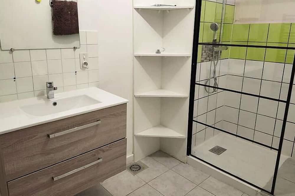 Appartement entier, 300m du centre station, piscine, parking, casier à ski, 36m², Lélex in Lélex, Parc naturel régional du Haut-Jura