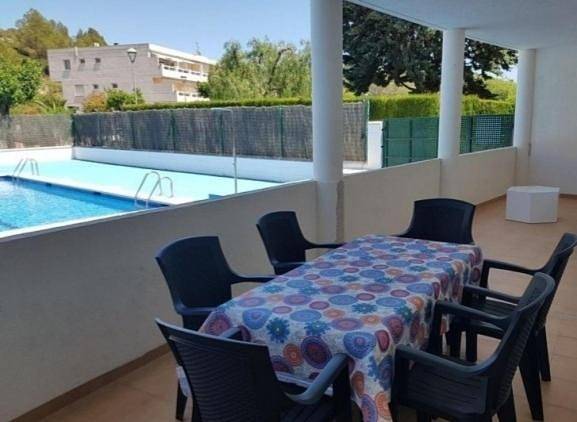 Ferienwohnung für 4 Personen, mit Terrasse und Pool in La Móra