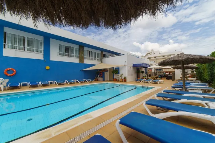 Ferienwohnung für 6 Personen, mit Terrasse und Pool, kinderfreundlich - 1
