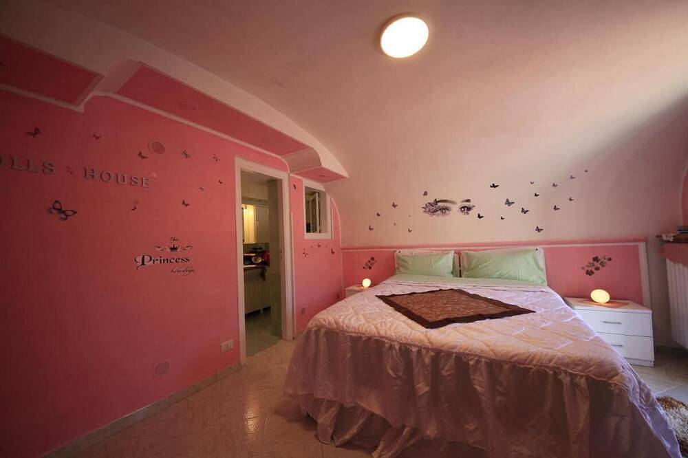 Entire apartment, Dolls House Holiday Home in Minori, Amalfi Coast