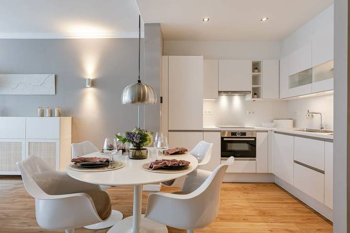 Ganze Wohnung, Waterfront retreat w/ beach access & balcony in Le Zoute, Knokke-Heist