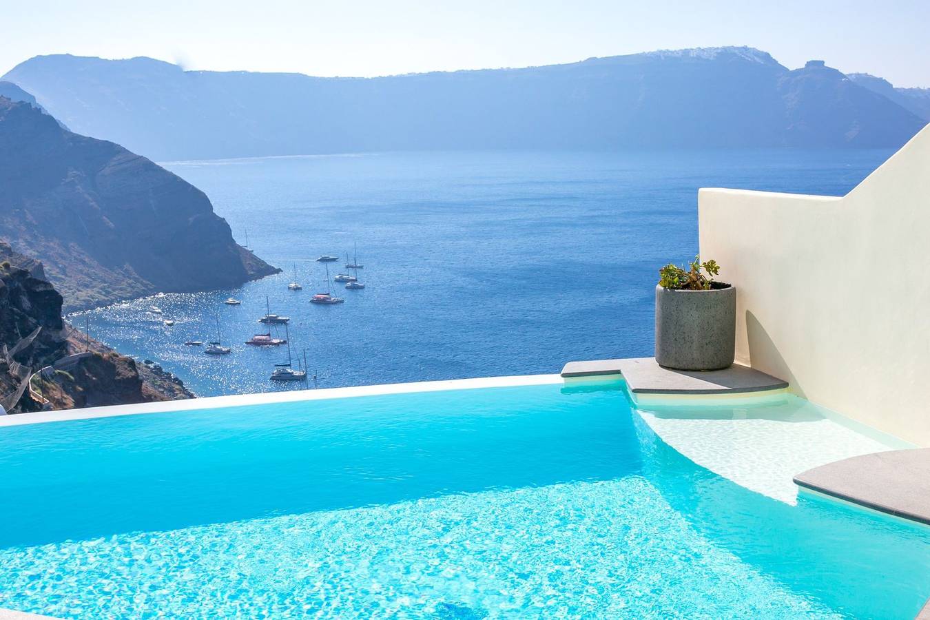 Elegant Santorini Villa | Villa Ioulia | Private Pool | Air Conditioning | 3 Bedrooms | Oia in Oia, Santorin