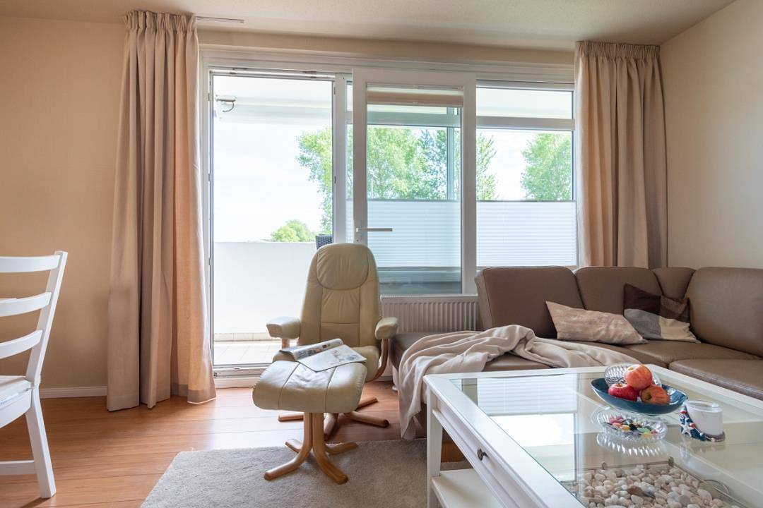 Ganze Wohnung, Ferienwohnung P.01.07 im Ferienpark Heiligenhafen mit Balkon, Binnenseeblick, 2 Schlafzimmern und Küche. 55 m² Familienwohnung mit Stellplatz inklusive in Heiligenhafen, Ostholstein