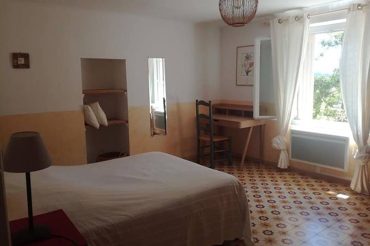 Location de vacances pour 4 personnes, avec terrasse ainsi que jardin et piscine à Le Barroux - 4