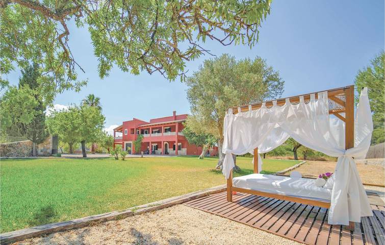 Poolside Apartment near Playa de Alcúdia in Alcúdia, Coast of Mallorca