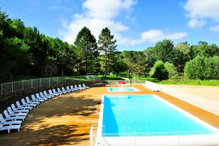 Camping pour 8 personnes, avec piscine, animaux acceptés en Dordogne - 3